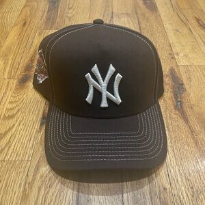 New Era Yankees Brown and White NY cap